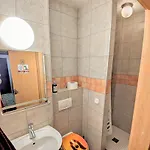 Hotel-pension Schlafpunkt In Bei Koeln 게스트하우스 레버쿠젠