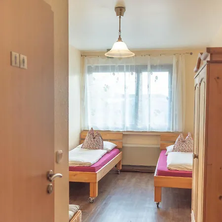 Hotel-pension Schlafpunkt In Bei Koeln *