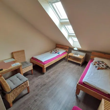 Гостевой дом Hotel-pension Schlafpunkt In Bei Koeln