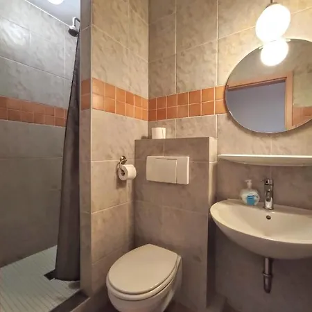 Gasthuis Hotel-pension Schlafpunkt In Bei Koeln *