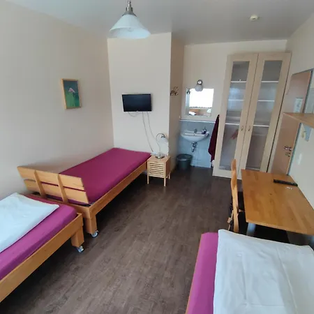 Hotel-pension Schlafpunkt In Bei Koeln