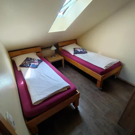 Hotel-pension Schlafpunkt In Bei Koeln Pensión *