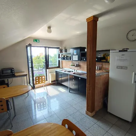 Hotel-pension Schlafpunkt In Bei Koeln * Леверкузен