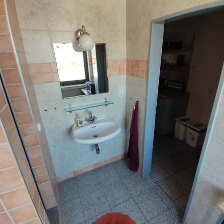 Gasthuis Hotel-pension Schlafpunkt In Bei Koeln *