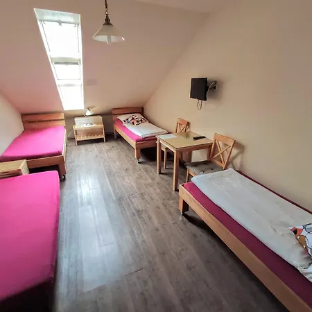 Hotel-pension Schlafpunkt In Bei Koeln *