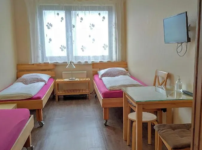 Hotel-pension Schlafpunkt In Bei Koeln Gæstehus *