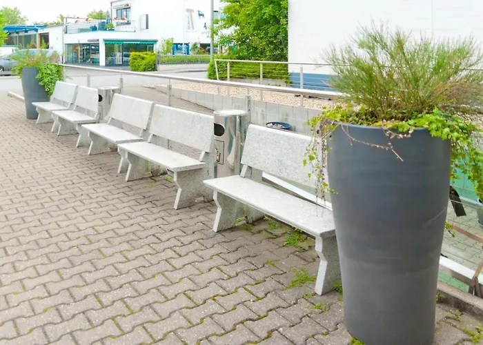 Gasthuis Hotel-pension Schlafpunkt In Bei Koeln