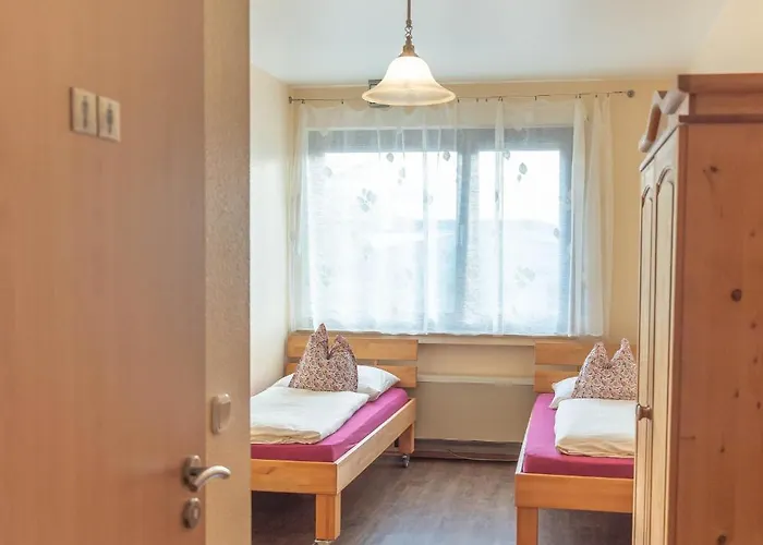 Hotel-pension Schlafpunkt In Bei Koeln *