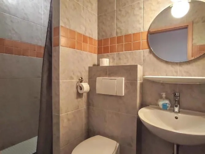 בית הארחה Hotel-pension Schlafpunkt In Bei Koeln *