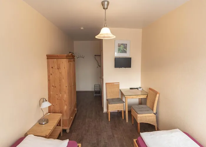 Gasthuis Hotel-pension Schlafpunkt In Bei Koeln Leverkusen