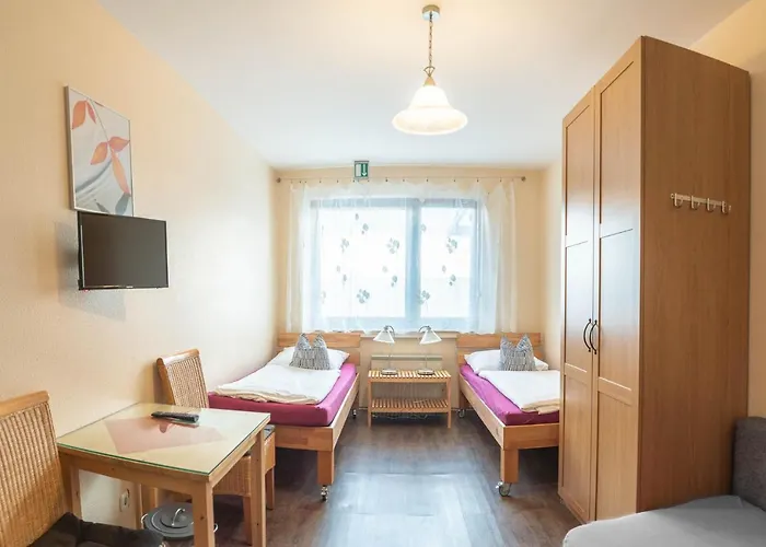 Hotel-pension Schlafpunkt In Bei Koeln Gæstehus *