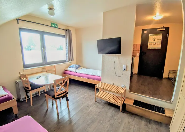 Hotel-pension Schlafpunkt In Bei Koeln * Leverkusen