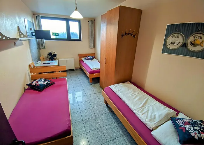 Hotel-pension Schlafpunkt In Bei Koeln Gæstehus *