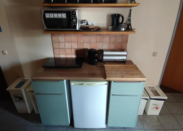 Hotel-pension Schlafpunkt In Bei Koeln *