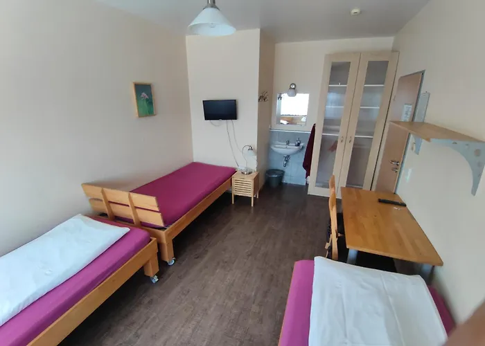 Hotel-pension Schlafpunkt In Bei Koeln