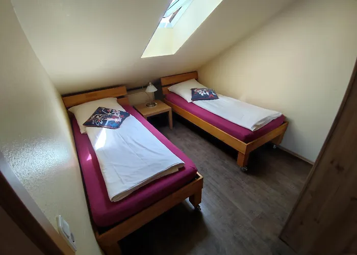 Hotel-pension Schlafpunkt In Bei Koeln Gæstehus *