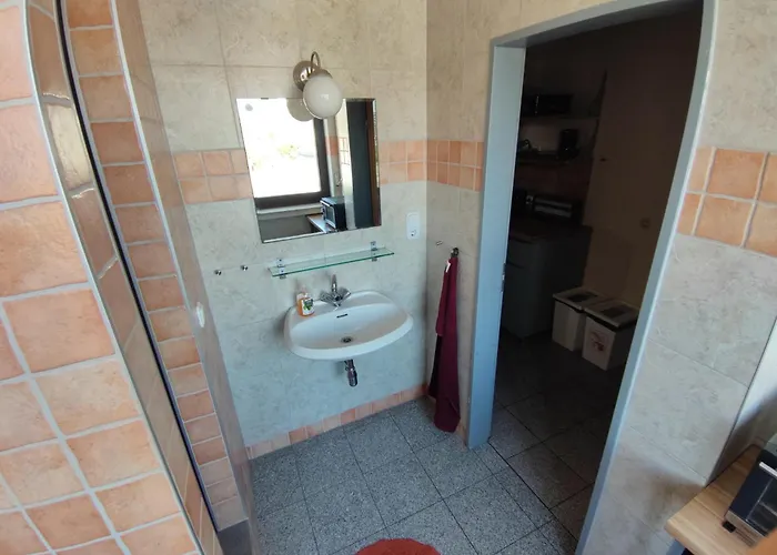 בית הארחה Hotel-pension Schlafpunkt In Bei Koeln *