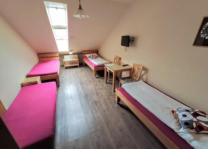 Hotel-pension Schlafpunkt In Bei Koeln *