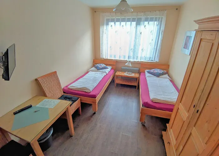 Hotel-pension Schlafpunkt In Bei Koeln Gæstehus *