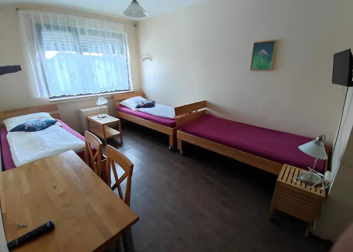 Hotel-pension Schlafpunkt In Bei Koeln Gæstehus